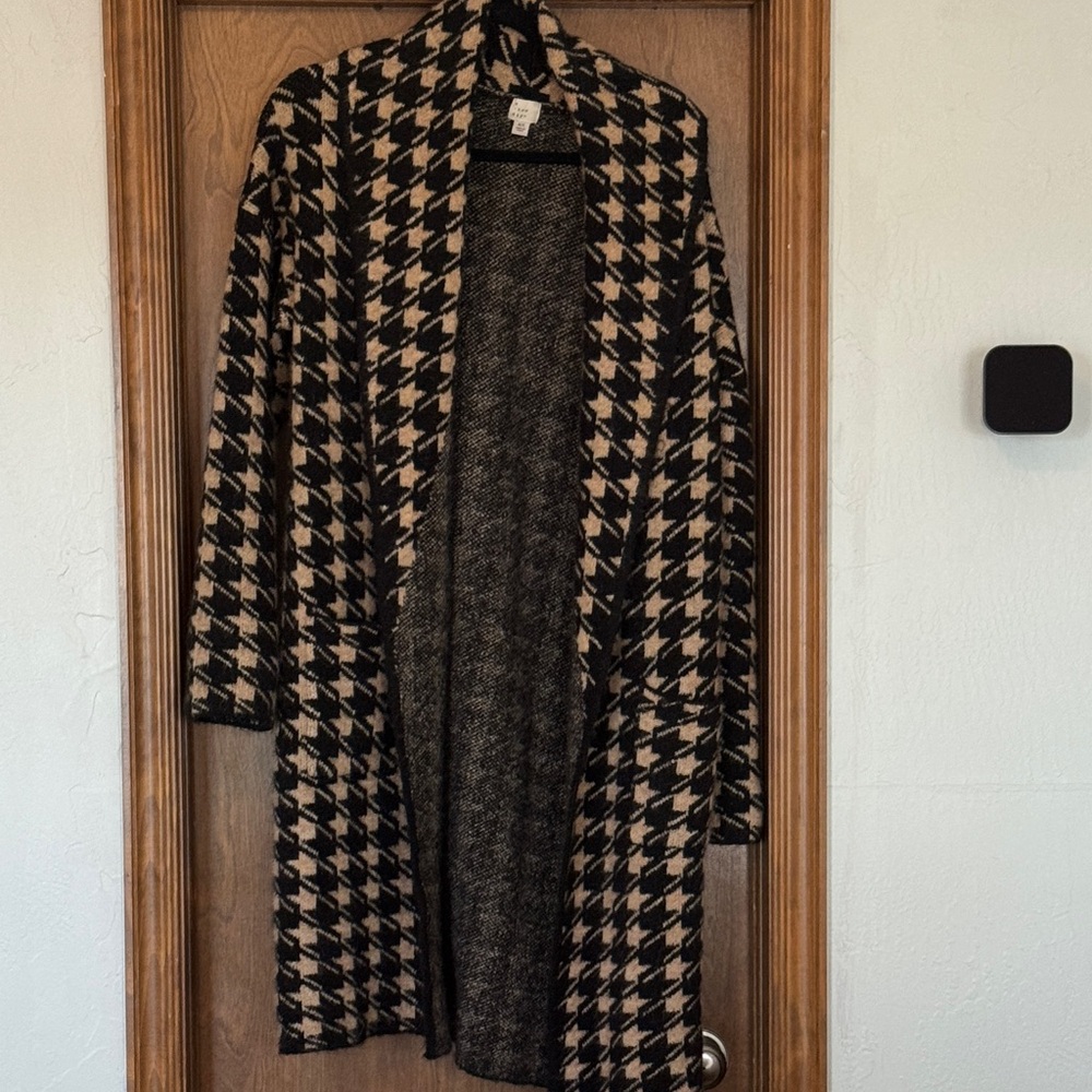 a new day Black and Cream Houndstooth Cardigan
